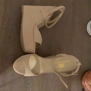 Size 5 wedges, never worn